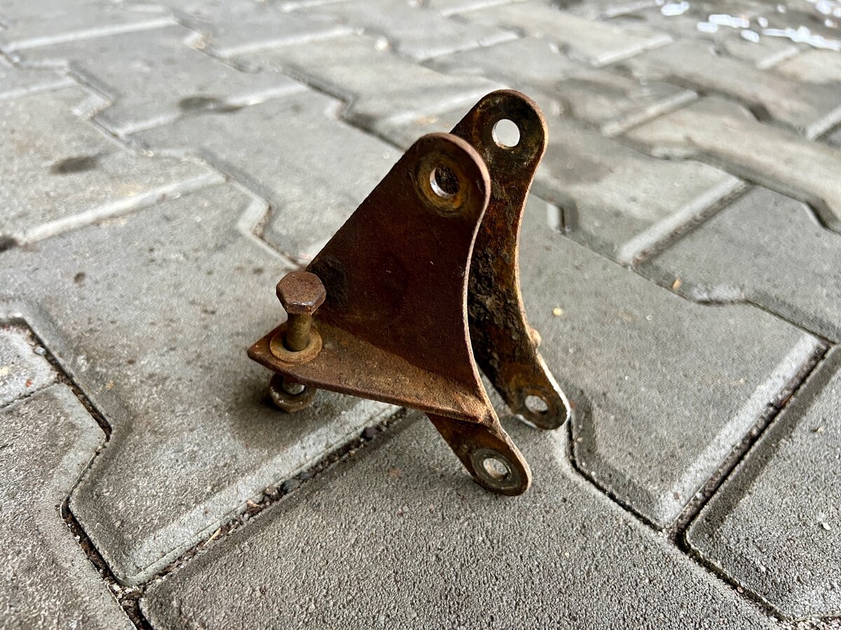 ČZ 505 RIKŠA - DRŽÁK MOTORU - 2