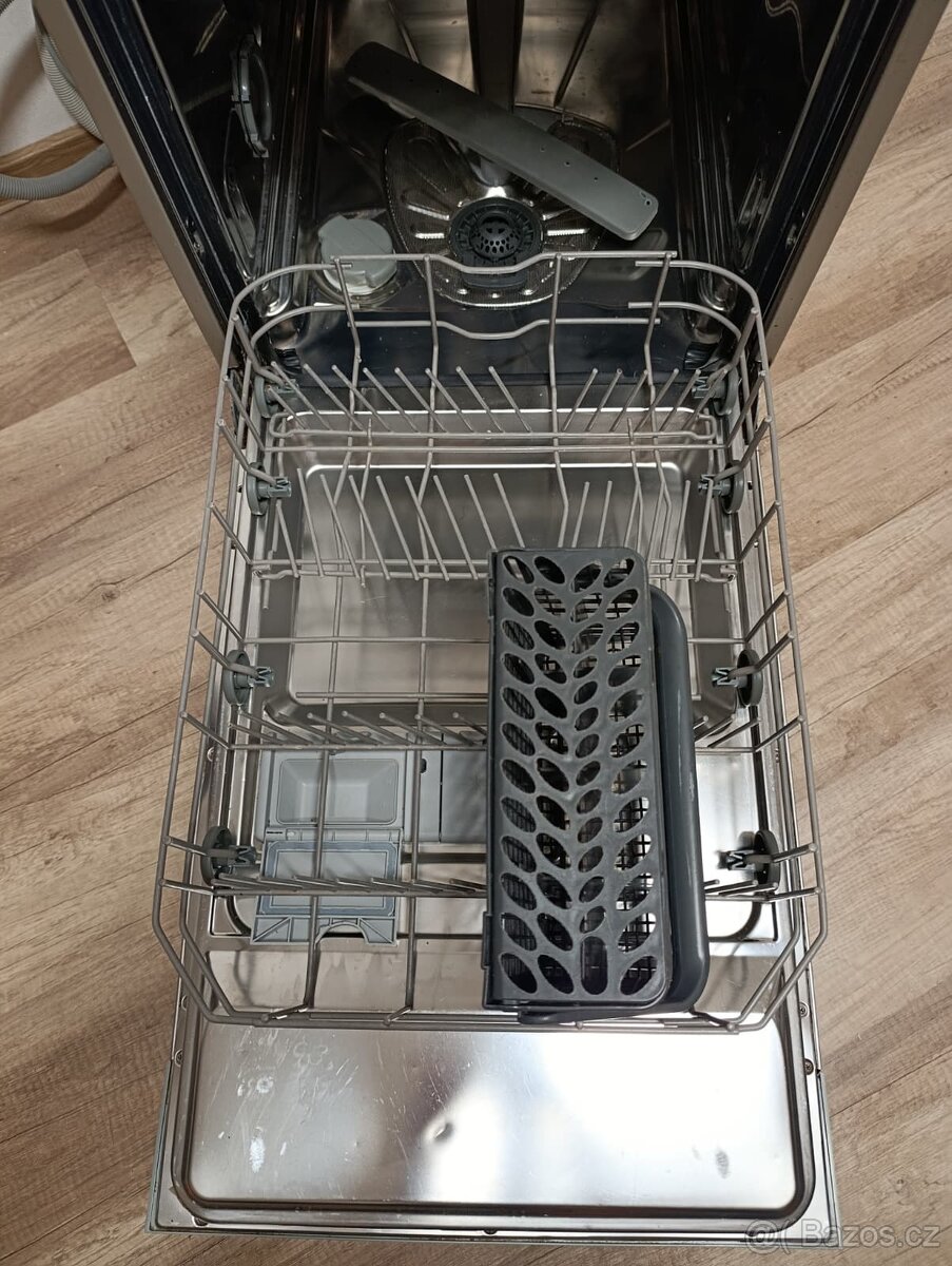 Myčka ELECTROLUX EnergySaver - nefůnkční na díly nebo opravu - 2