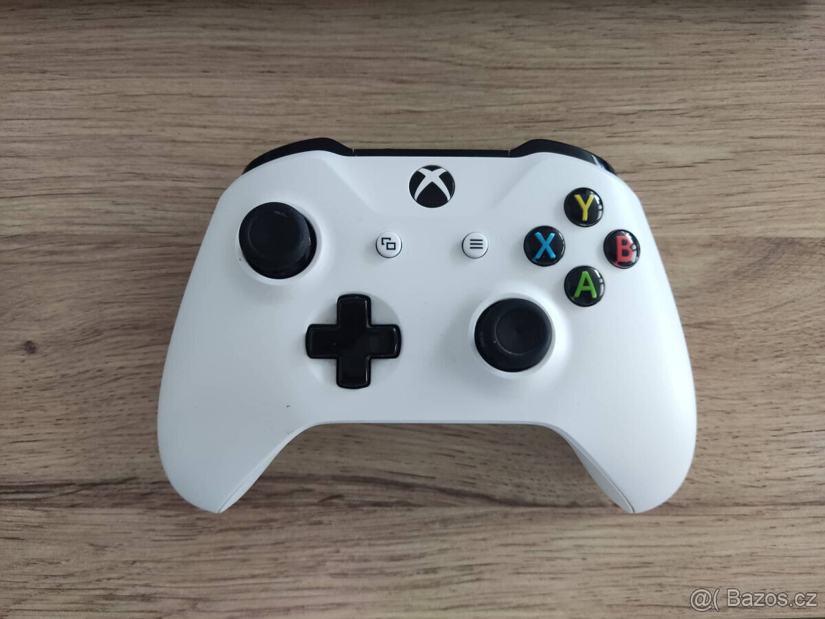 XBOX One S + hry a příslušenství - 2