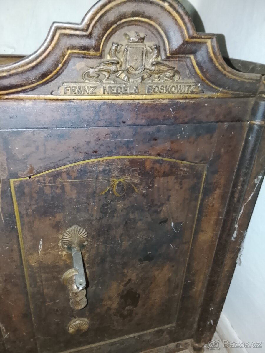 Prodám starožitný trezor - 2