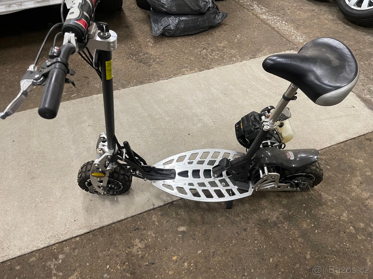 Benzínová koloběžka Nitro 49ccm - 2