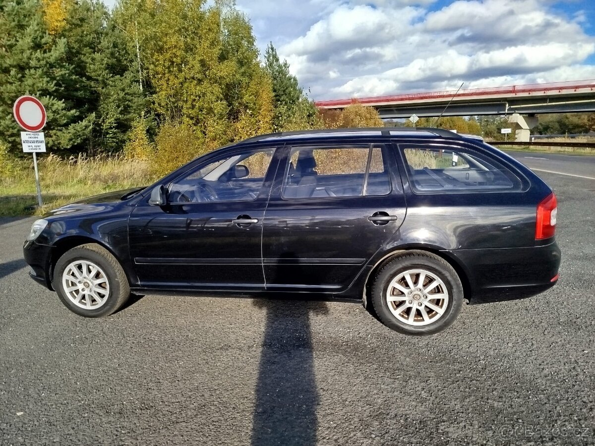 ŠKODA OCTAVIA COMBI 1.6 MPi...r.v.2010 - 2
