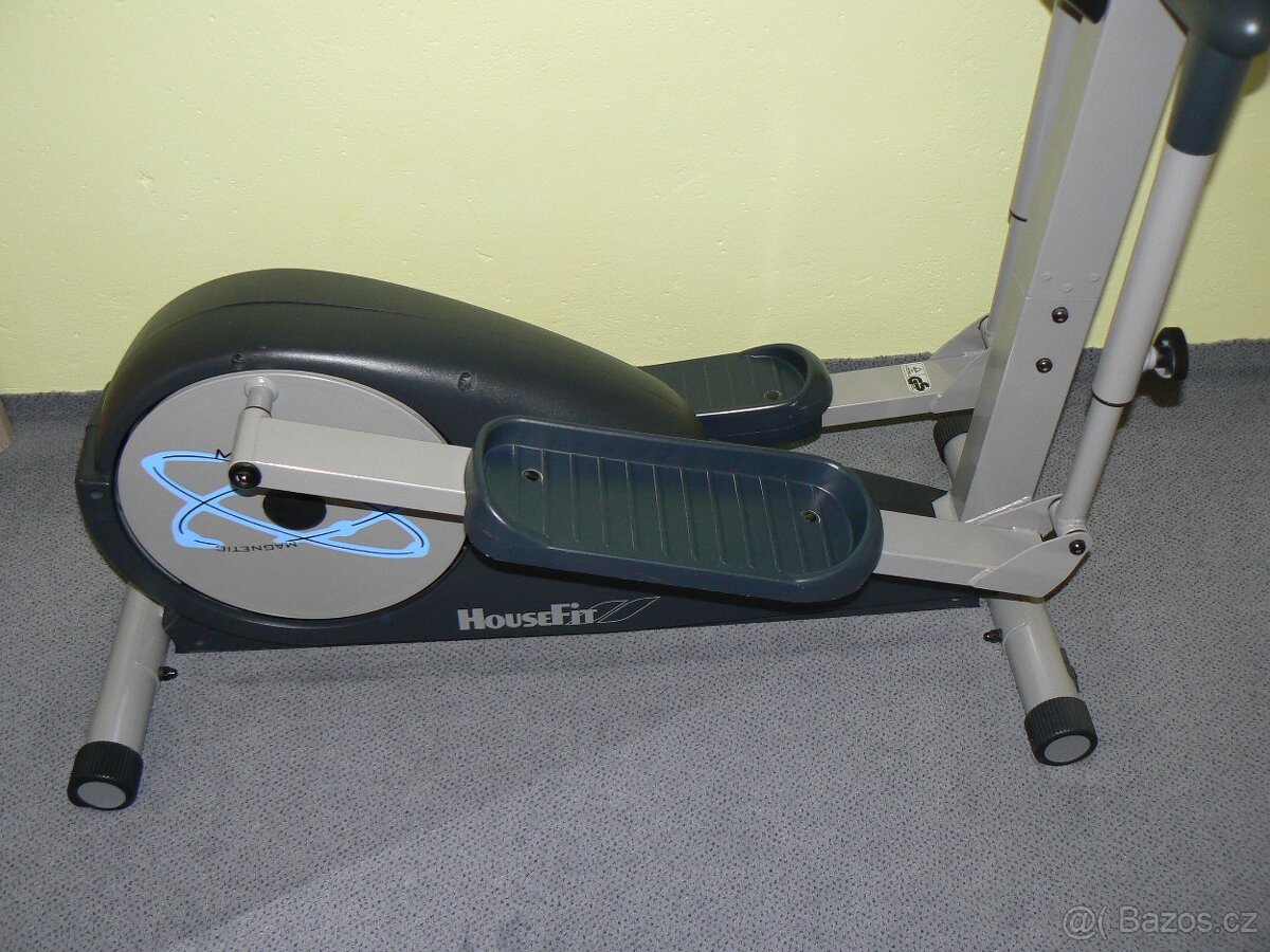 CROSSOVÝ TRENAŽÉR HOUSEFIT - 2