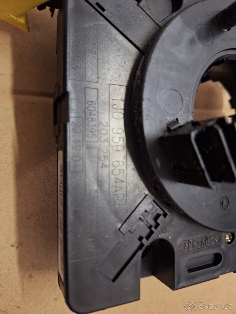 1J0 959 654 AP Podvolantový kroužek - 2