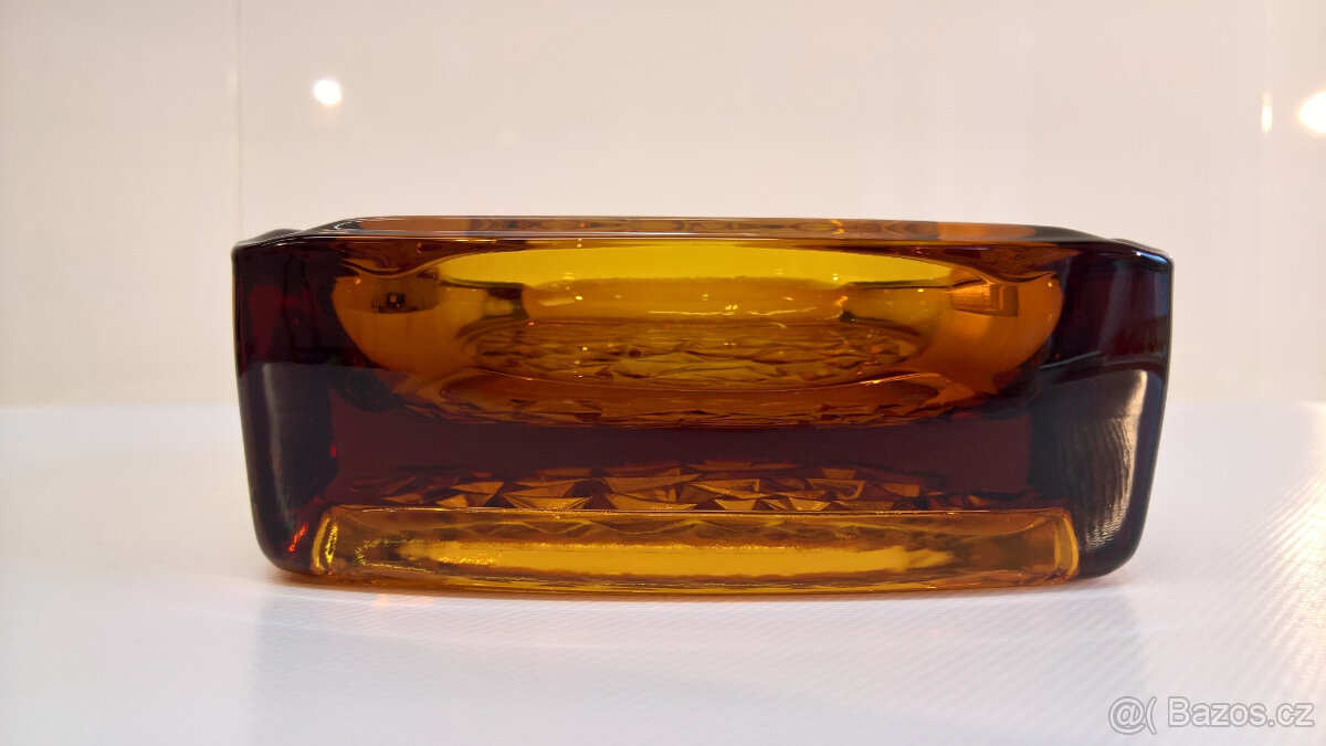 Popelník - Rudolf Jurnikl - 2