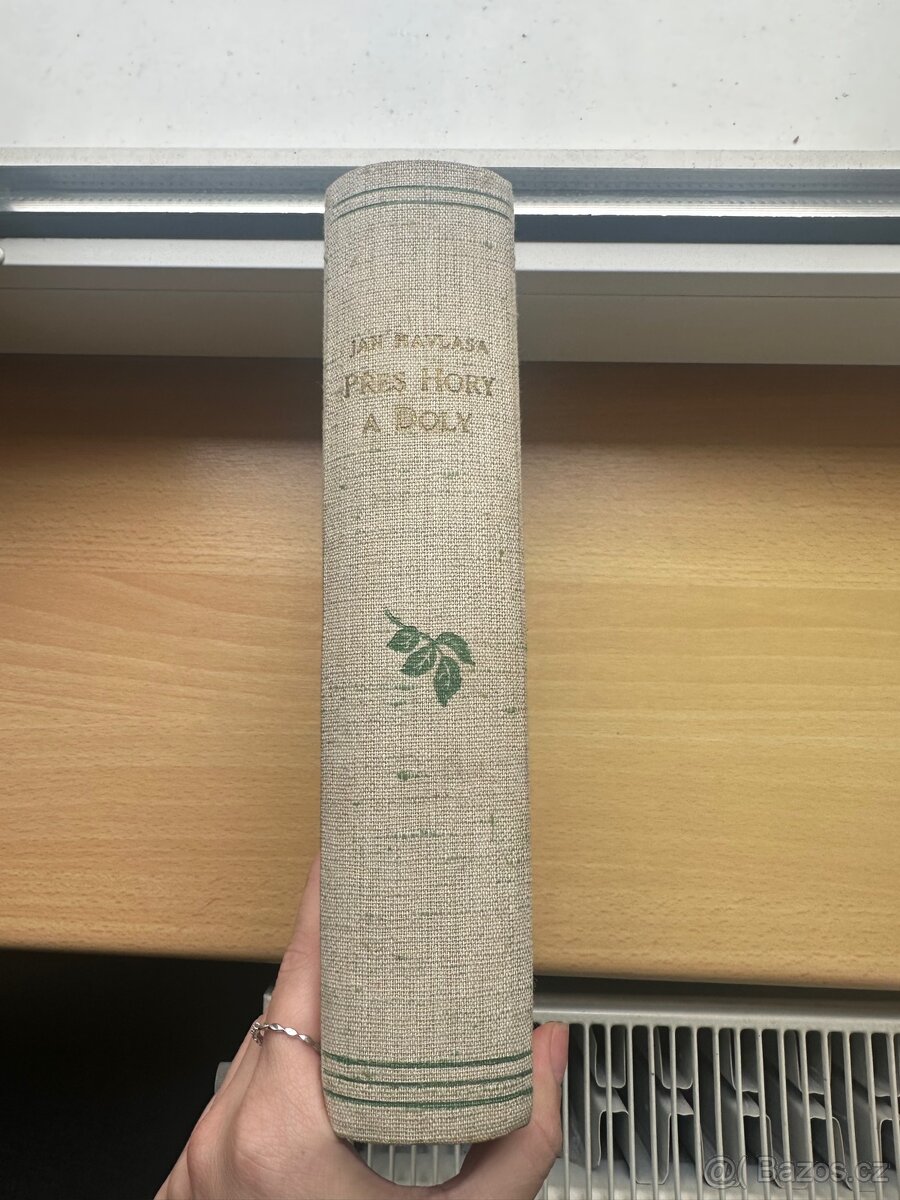 Kniha Přes hory a doly - 2