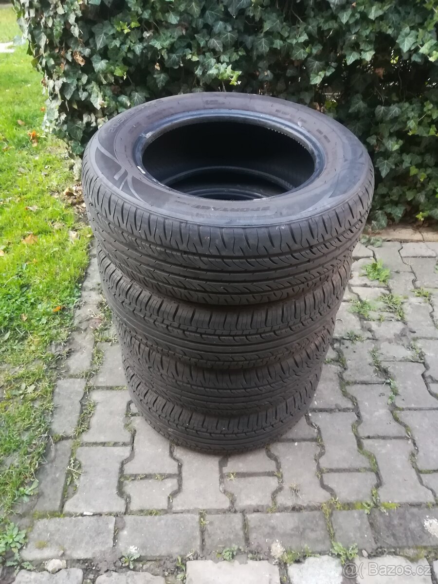 Pneu 205/65 R15 - 2