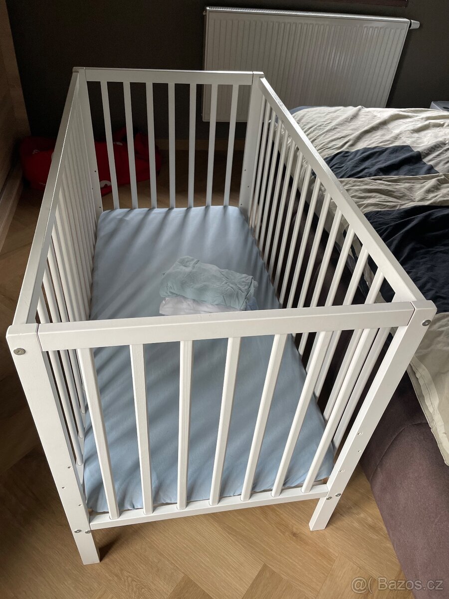 Dětská postýlka + matrace + příslušenství - 2