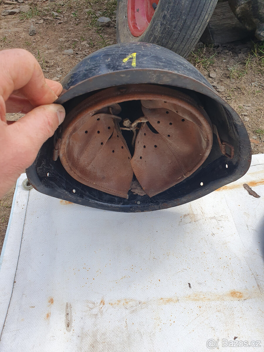hasičské přilby, helmy - 2