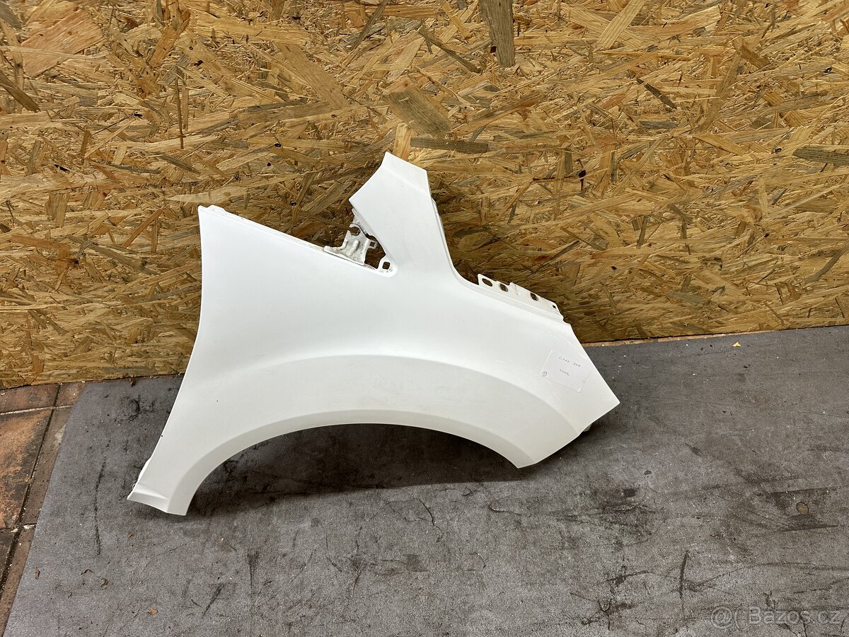 Pravy blatnik Ford C-Max 2010-2014 - 2