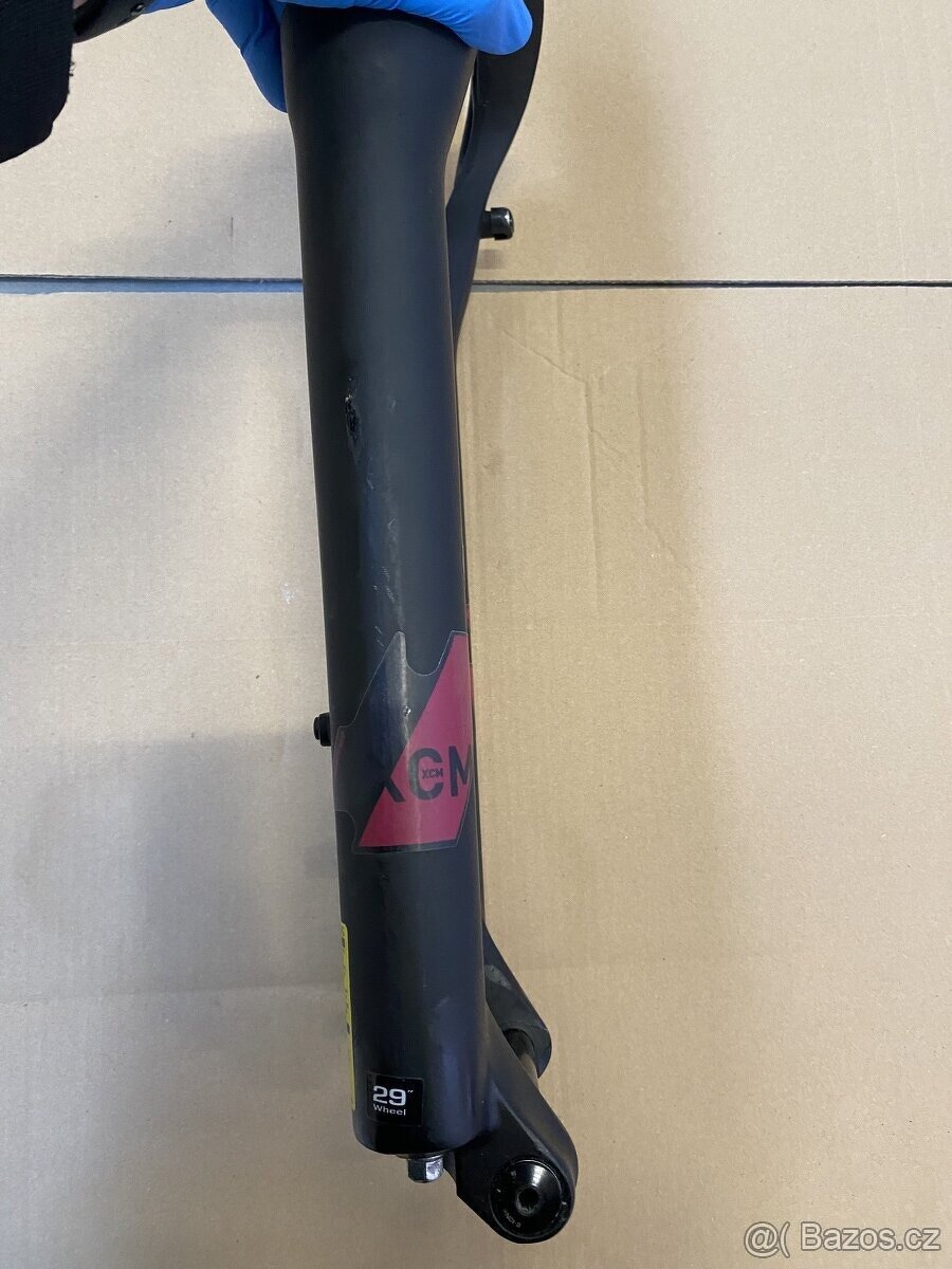 vidlice 29 suntour xcm34 pevná osa boost - 2