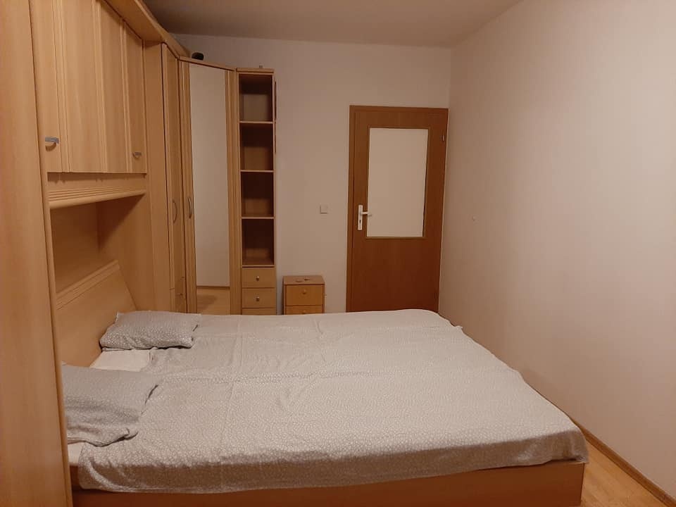 Pokoj s trvalým pobytem — Praha 7, Poupetova 869/10 - 2