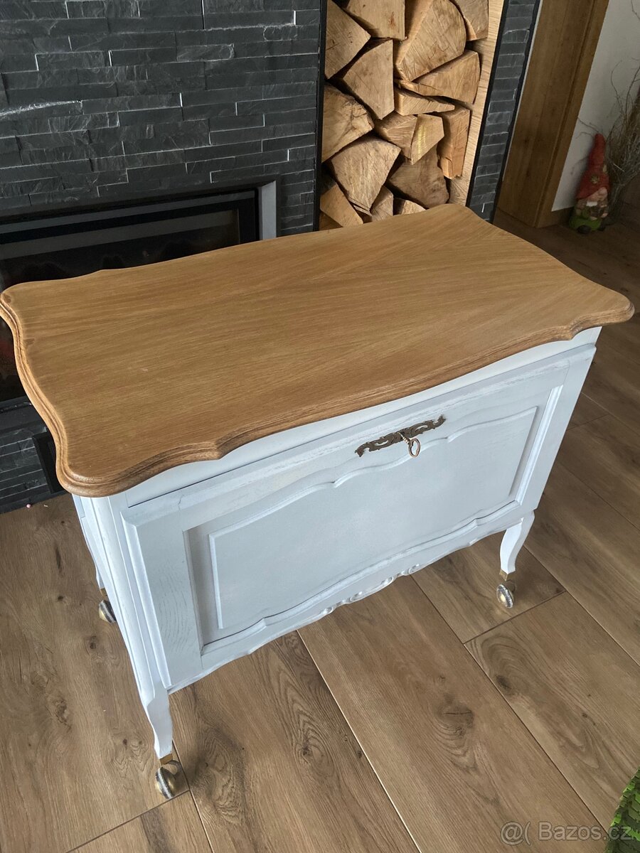 Krásný renovovaný vintage bar/komoda - 2