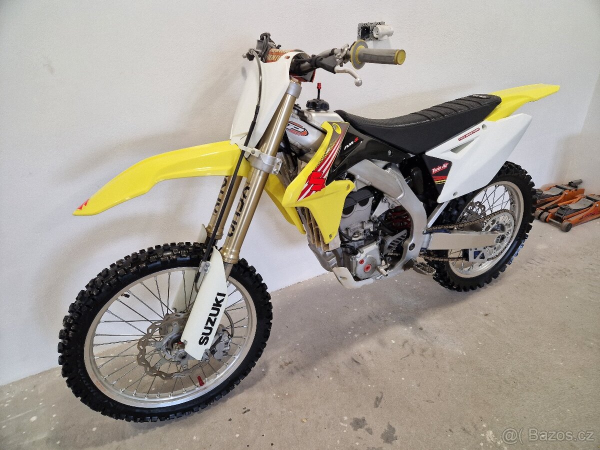 Suzuki RMZ 450 model 2011