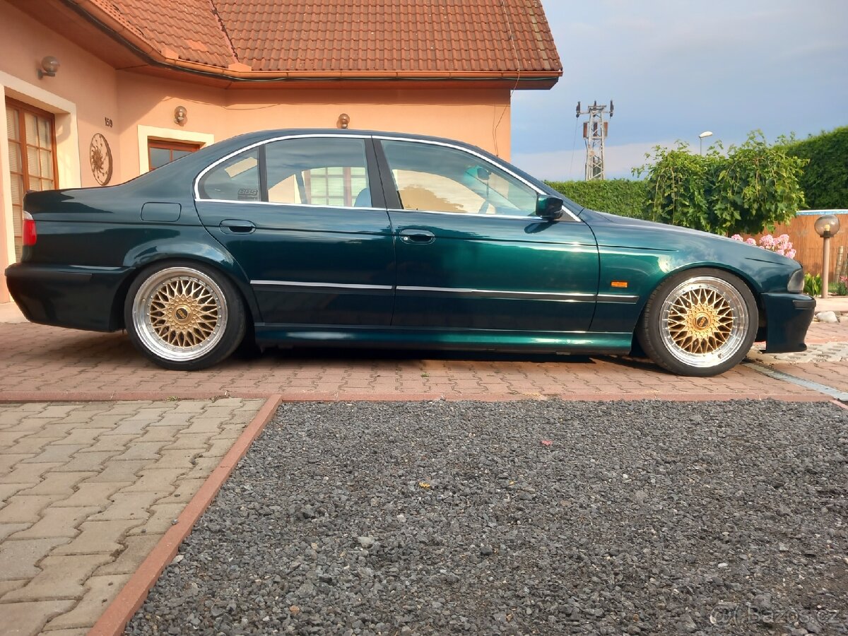BMW e39 523i - 2