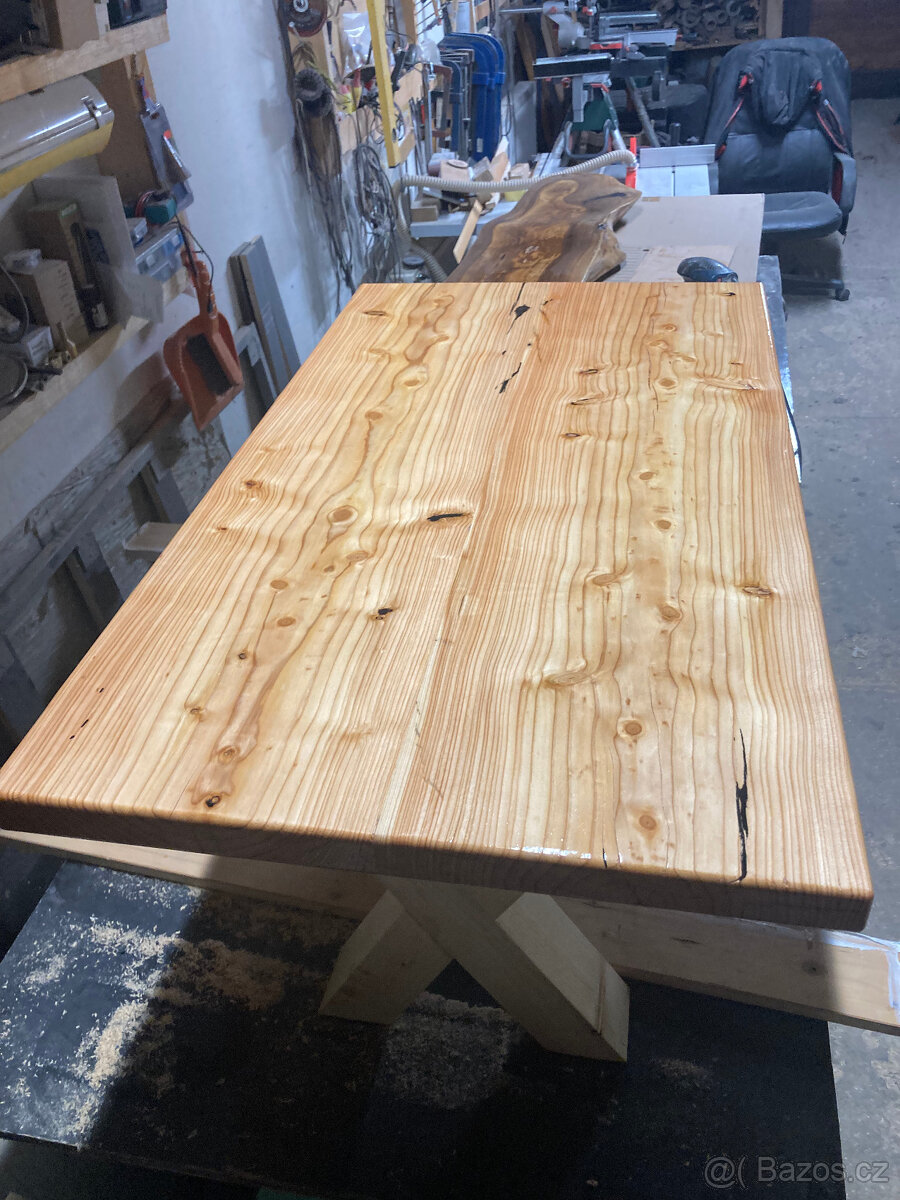 Konferenční stolek z masivu - 2