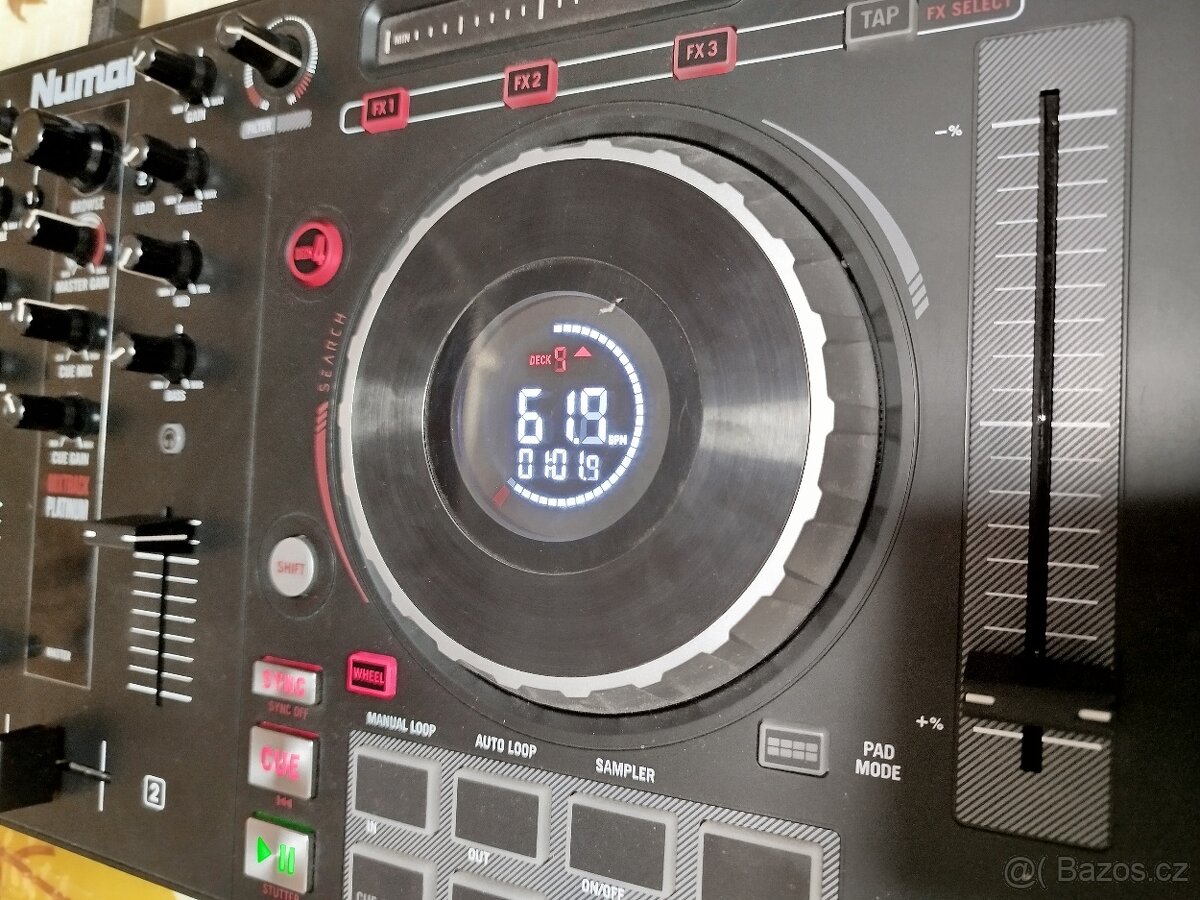Numark Mixtrack Platinum - 2