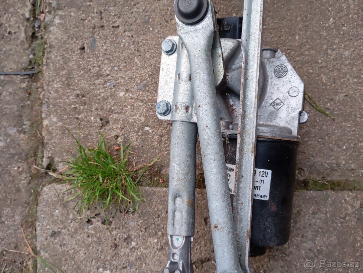 BMW e91 motorek stěračů a ramínka - 2