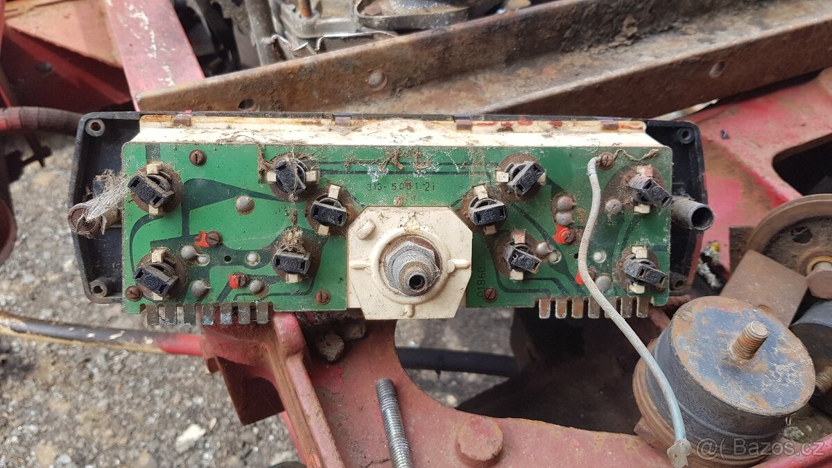 Přístrojovka ŚKODA 100 - 2