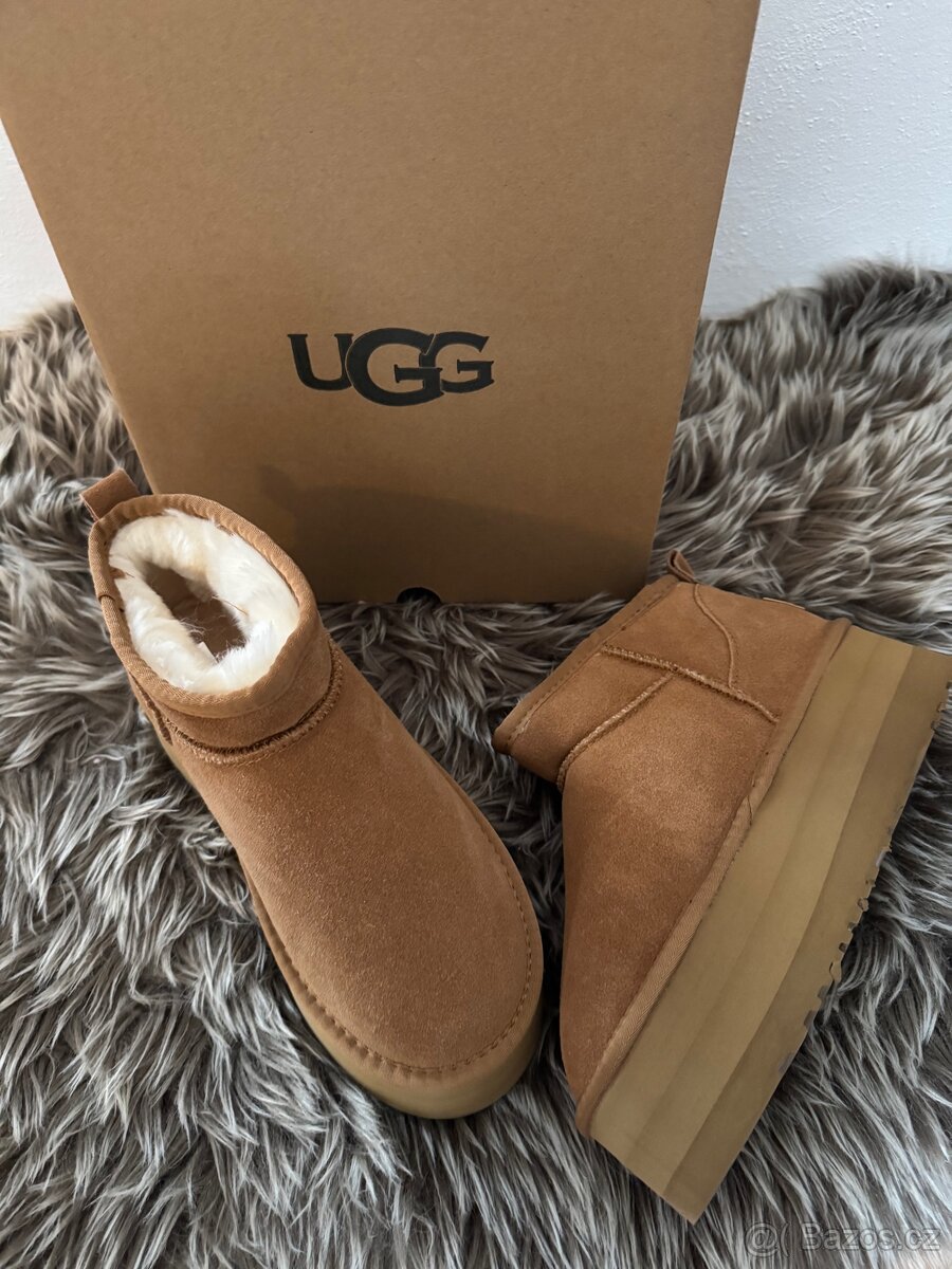 Zimní boty UGG W DAKOTA - 2
