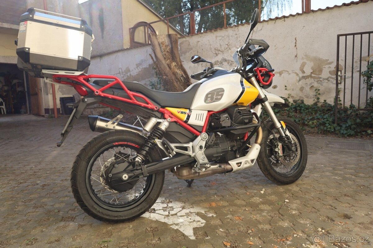 Moto Guzzi V85TT - 2