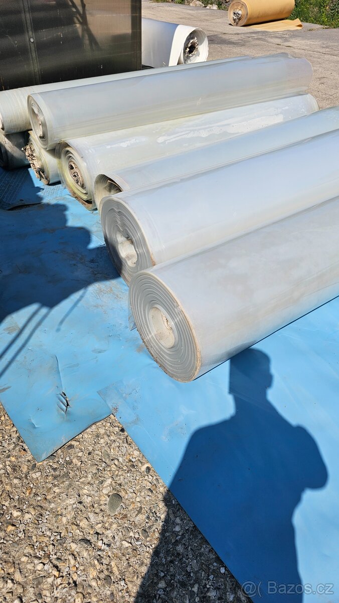 Průhledná čirá transparentní folie - pevná - 2