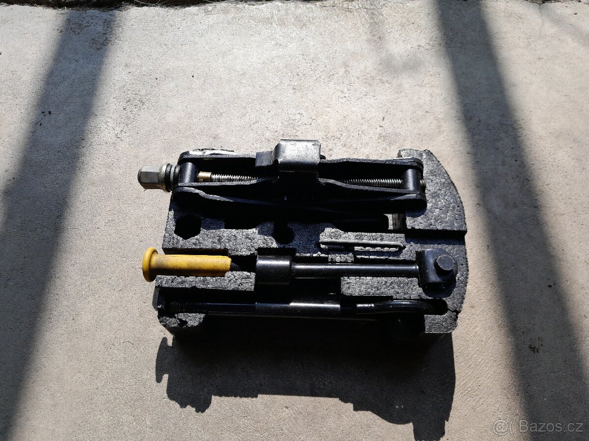 Prodám příslušenství na renault megane 2000 - 2