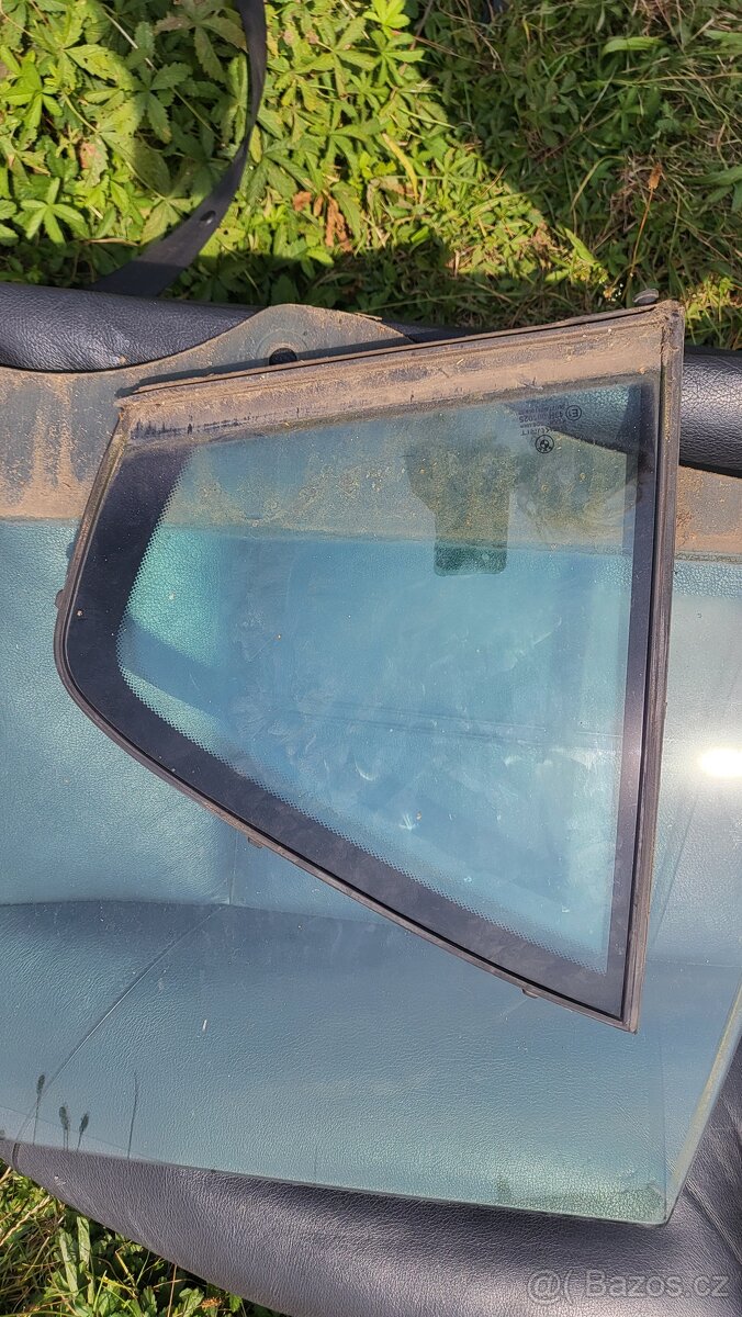 Zadní levé dveřní sklo - 2