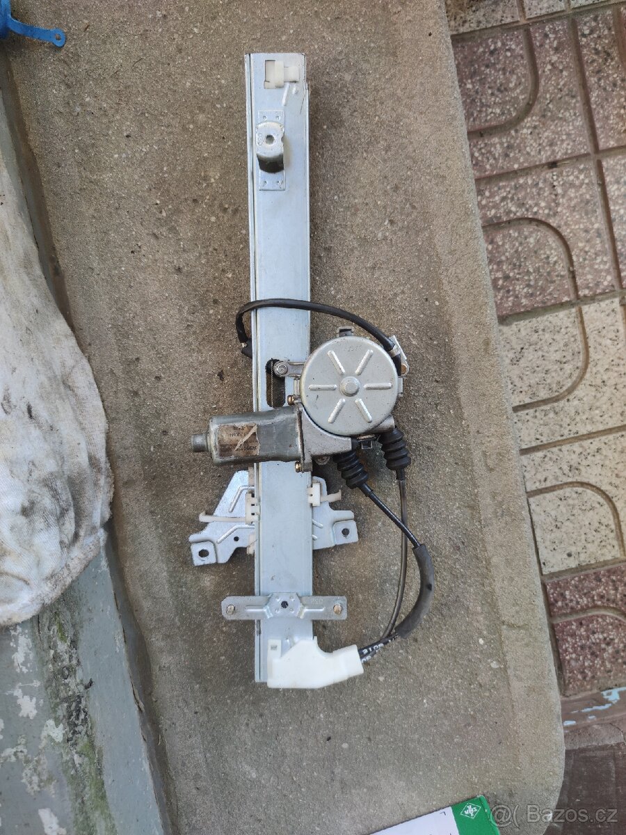 Kia Sportage I stahovačka okna - 2