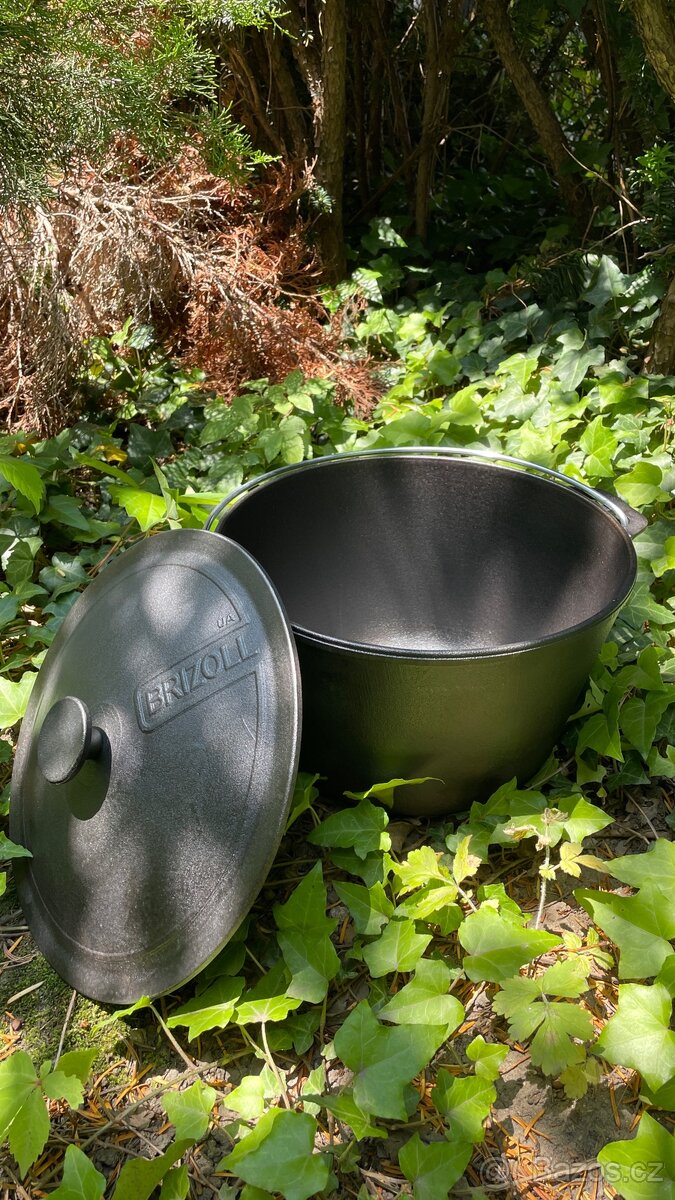 Litinový kotlík s poklicí – 8 l - 2