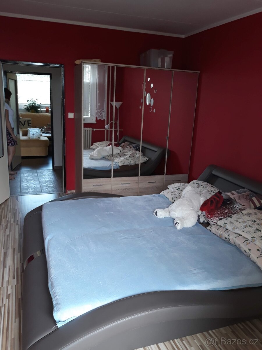 Pronájem bytu 2+1 s lodžií - 2