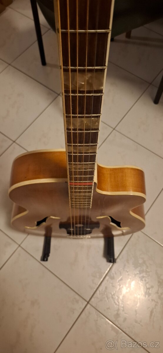 Kytara Nemecka gibsonka - 2