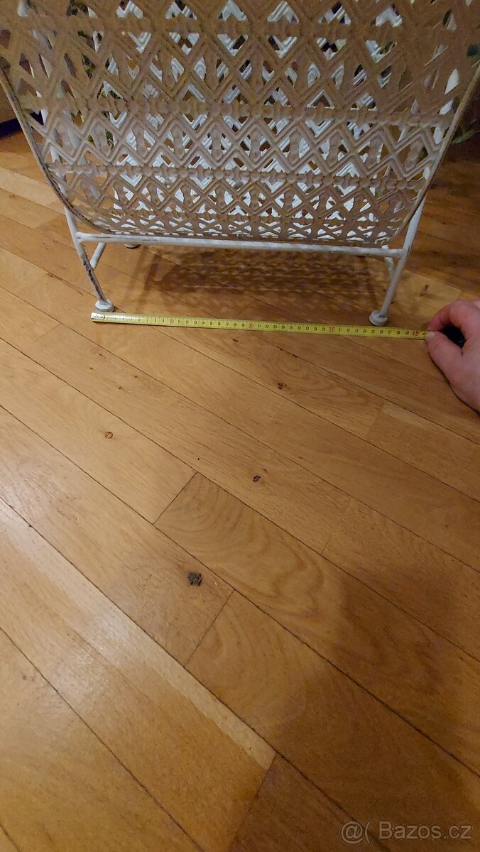 Stojánek na časopisy - 2