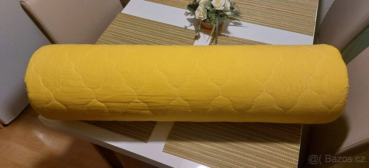 Čalouněný válec a povlečení - 2