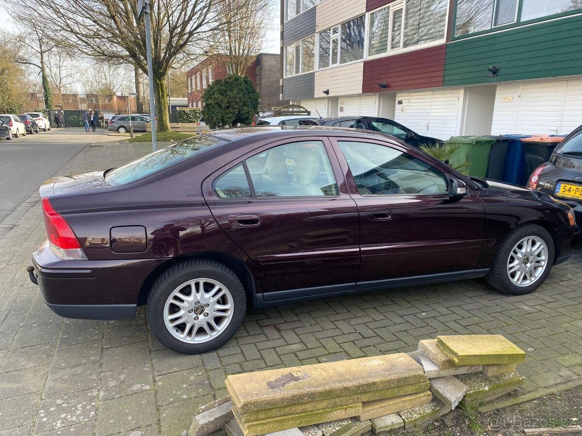 Volvo S60 2.4D5 136kw manuál - 2