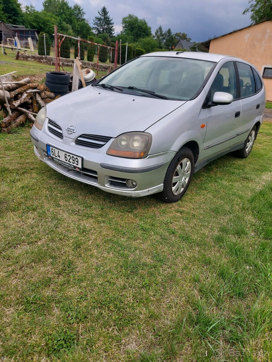 Nissan Tino 2,2 disel - 2
