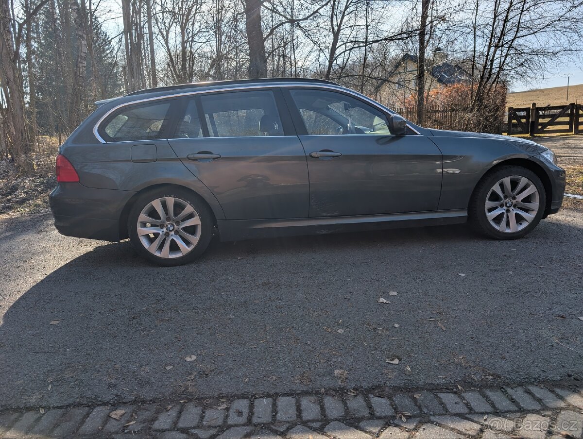 Bmw E91 318i manual 2012 - 2
