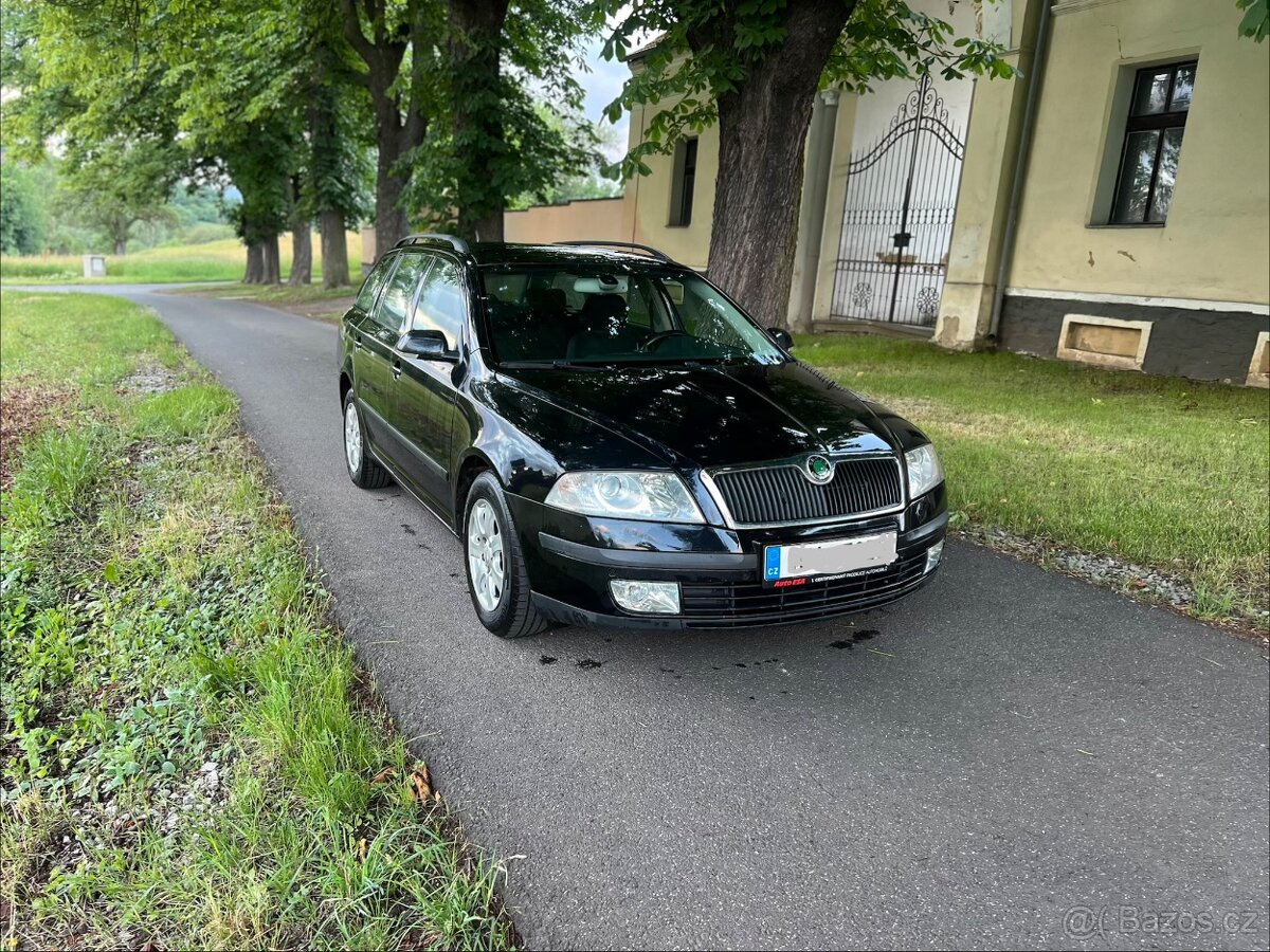 Octavia 1.9tdi 95kw- Elegance, servis - 2