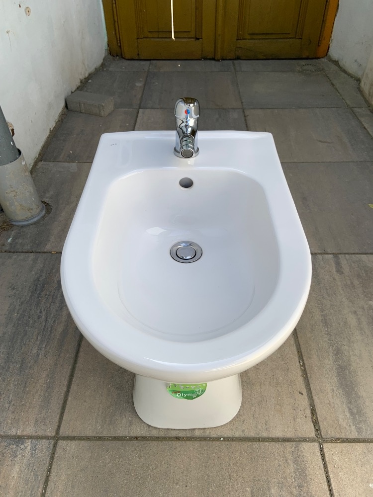 Bidet stojací - 2