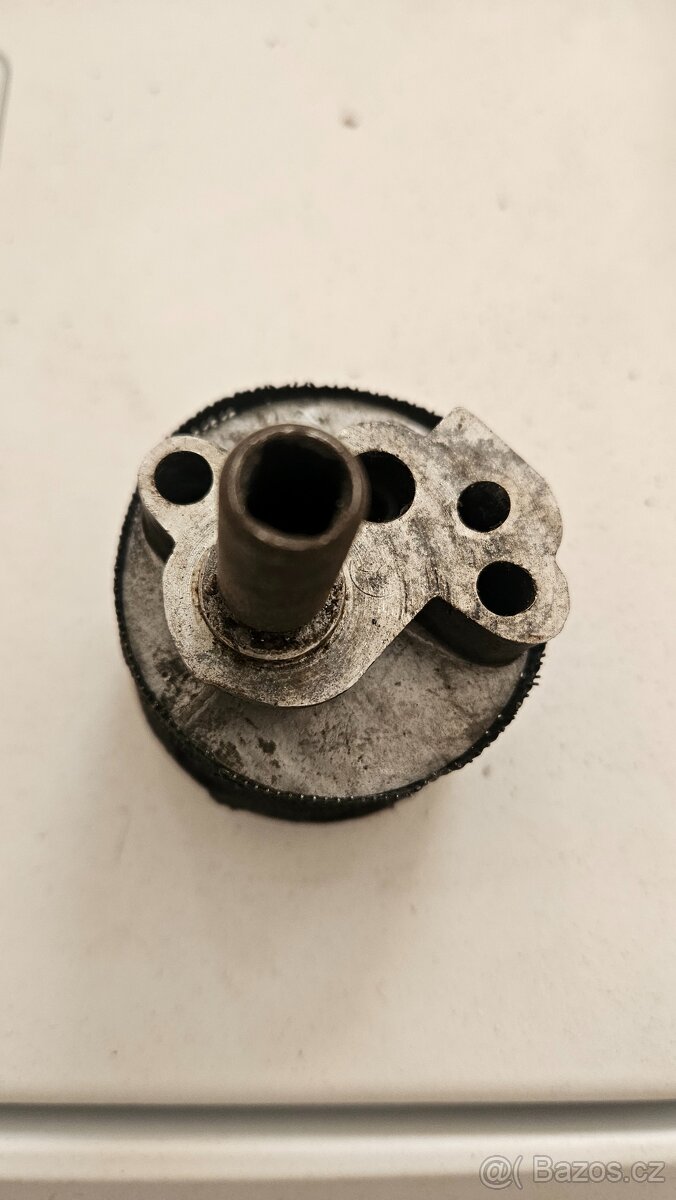 Prodám olejové čerpadlo M72 - 2