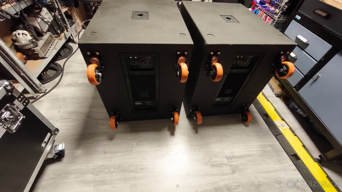 Yamaha DXS 18 subwofer - 2