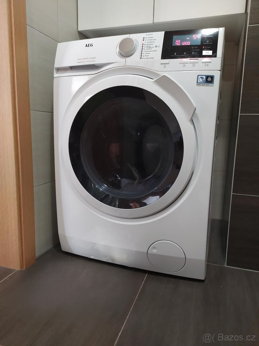 Kombinovaná pračka se sušičkou AEG 2V1 na 7kg - 2
