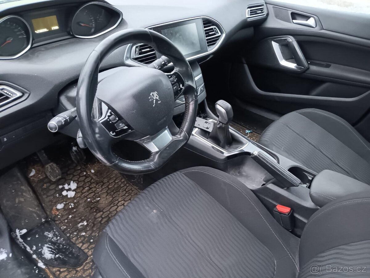 Peugeot 308 č. B2143 - 2