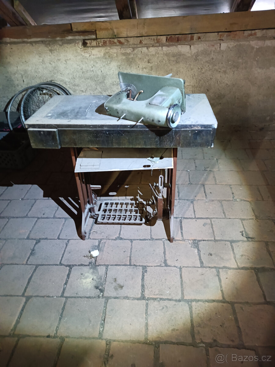 Šicí stroj Minerva - 2