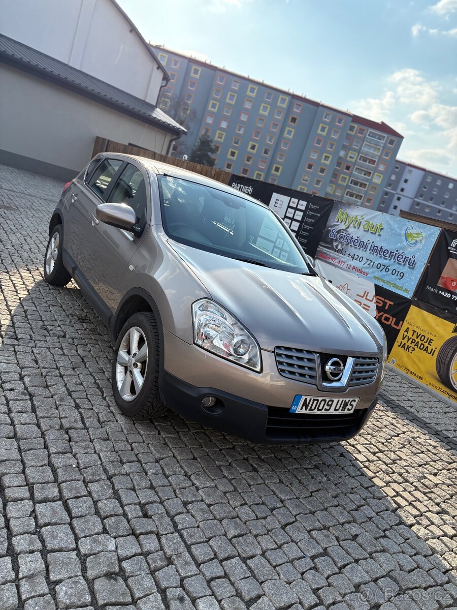 Nissan Qashqai - 2