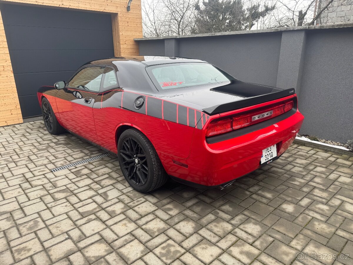 DODGE CHALLENGER SRT 6,1 - 2