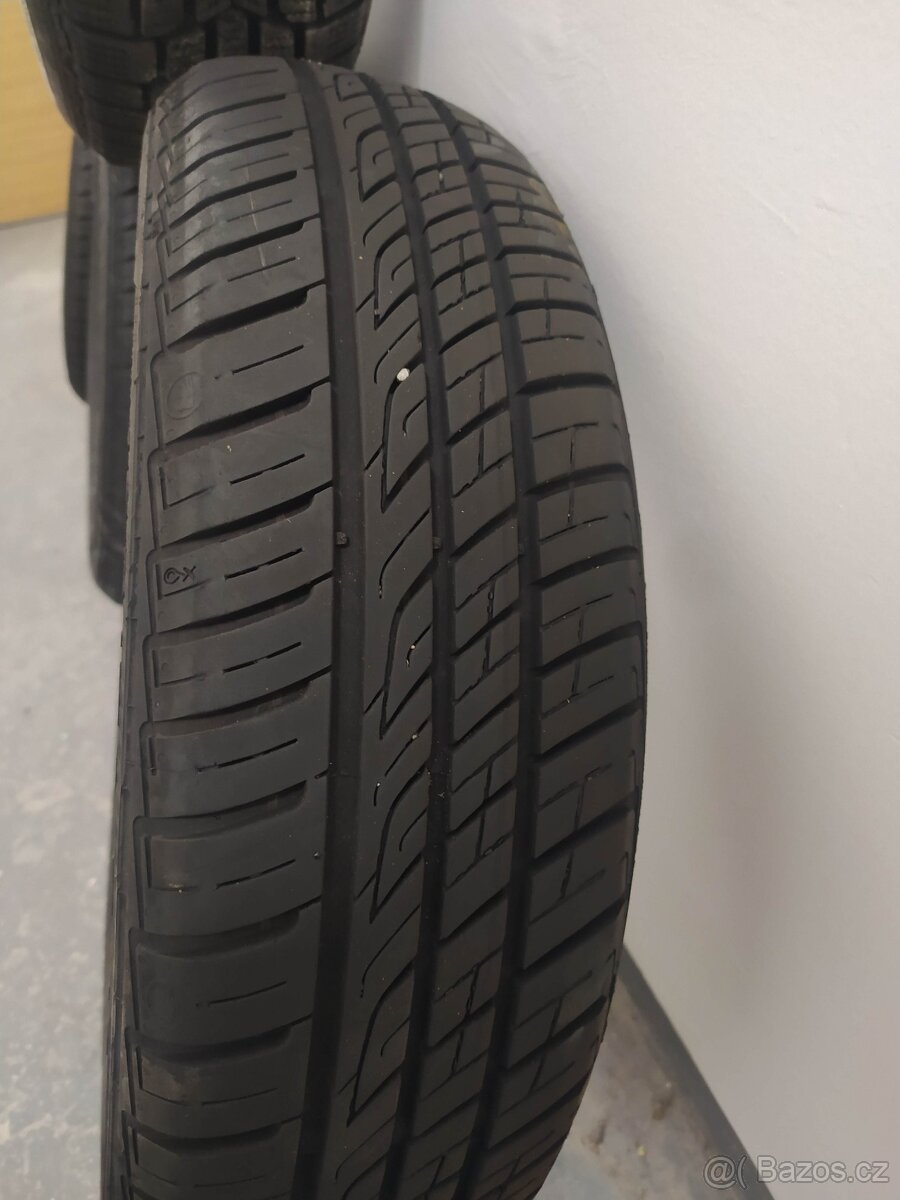 Pneu 165/70 R14 - 2