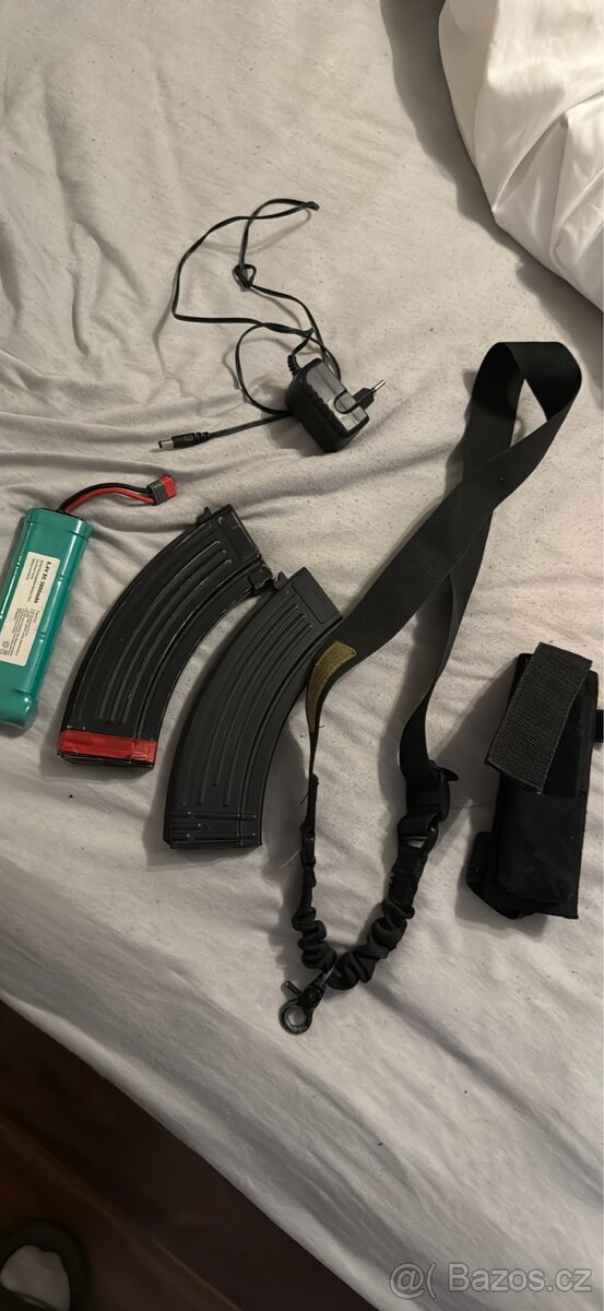 Příslušenství na airsoft AK. - 2