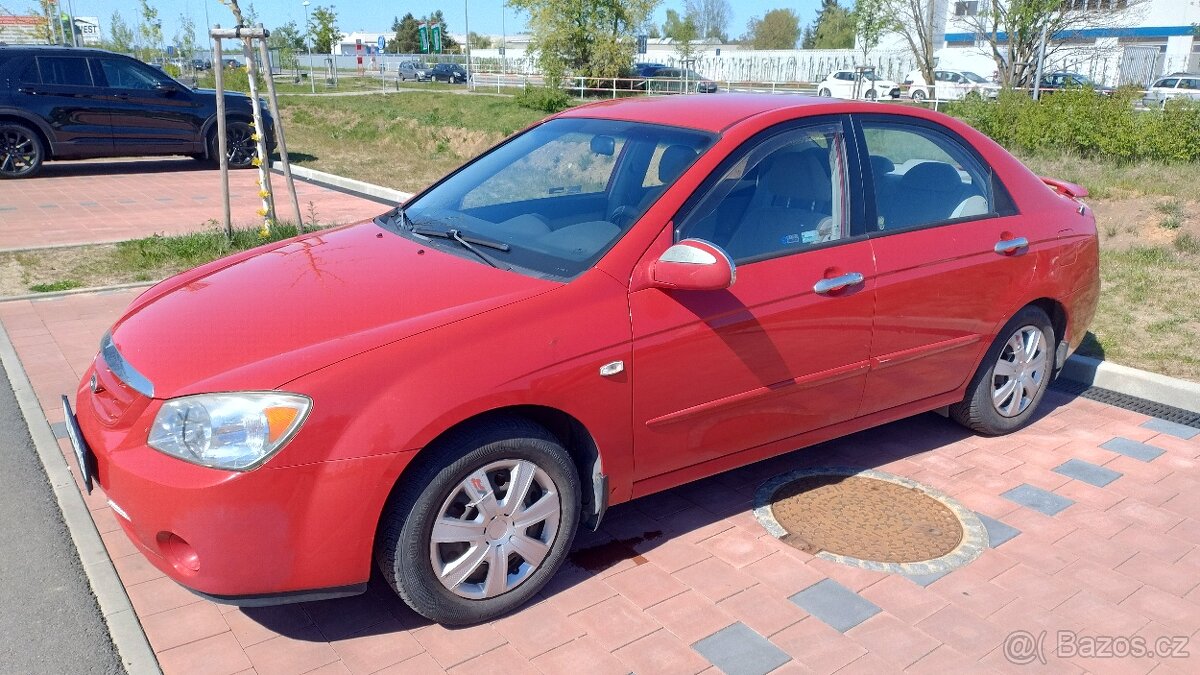 Kia Cerato 1.6 Sedan - 2