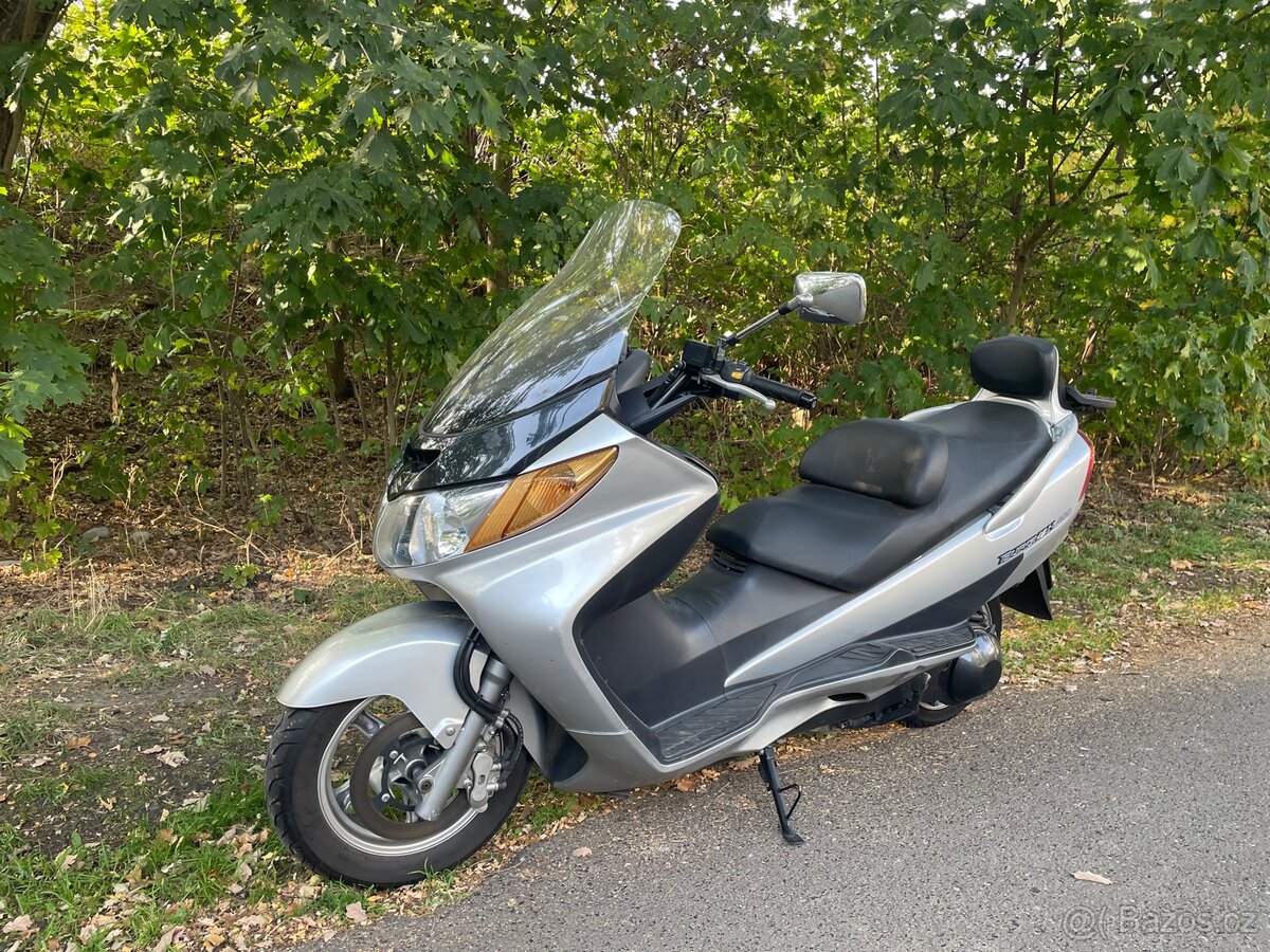 🛵 Suzuki Burgman 400 2004 - 2